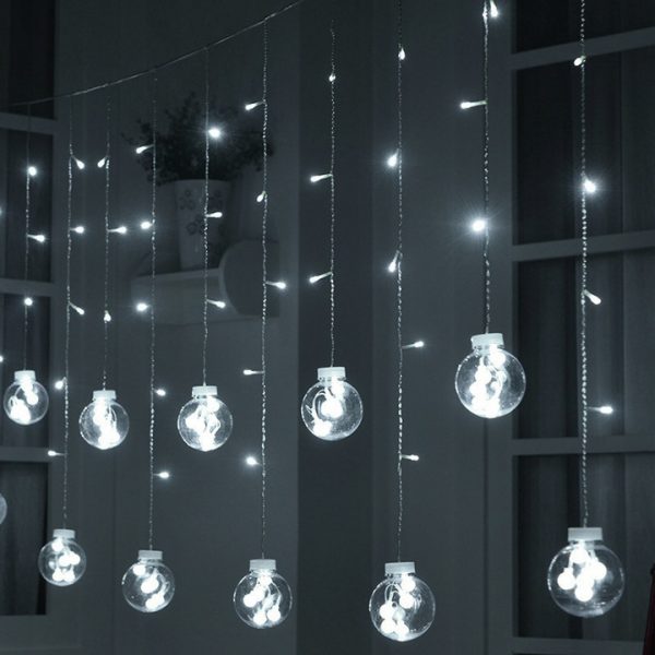 Daudzfuncionāls BUMBIŅU AIZKARS- Ziemassvētku dekors ar 108 LED gaismas diodēm un 8 darbības režīmiem, auksts